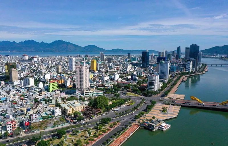 Du lịch bùng nổ và lượng khách tăng trưởng ổn định