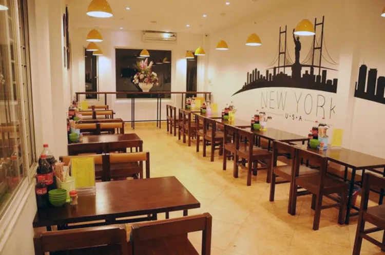 có nên mua nhà hàng gần chợ
