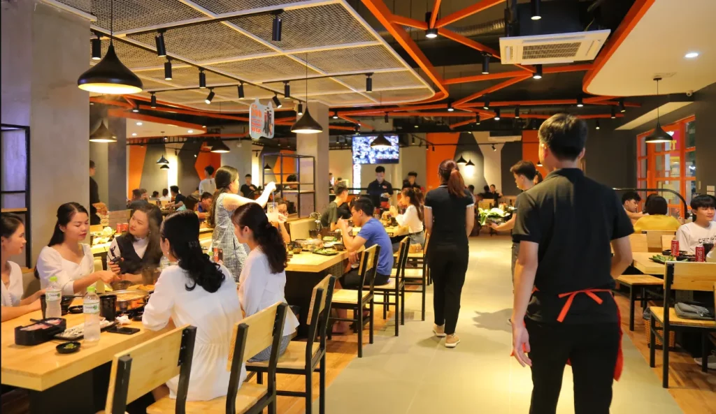 Có sẵn tệp khách hàng và doanh thu