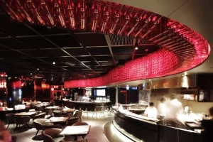 nhà hàng kết hợp quán bar