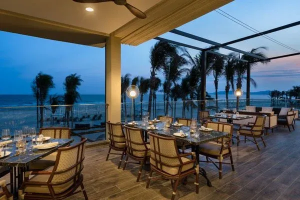 Nhà hàng tại khu resort biển: Những đặc điểm khác biệt và lợi thế cạnh tranh